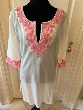 Tommy Bahama White Tunic cover up with Pink Embroidered V-Neck